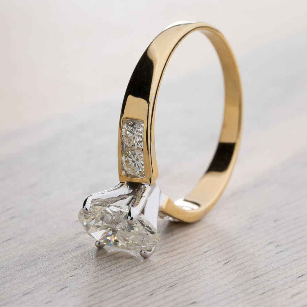 Oval Cut Diamond Engagement Ring 18K Yellow Gold - Elite Fine Jewelers