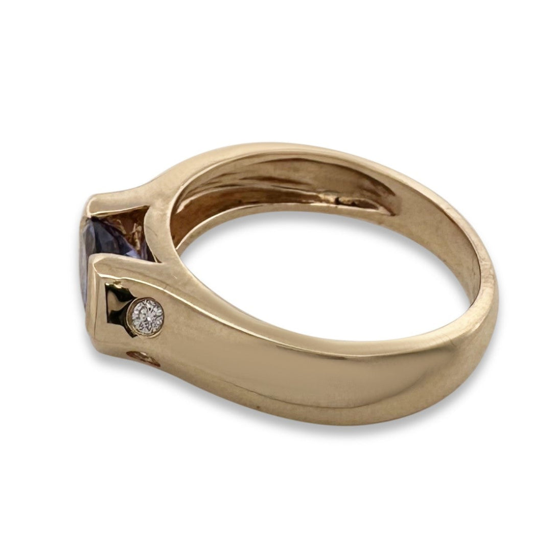 Oval Tanzanite & Round Brilliant Diamond East-West Cocktail Ring in 14k Yellow Gold