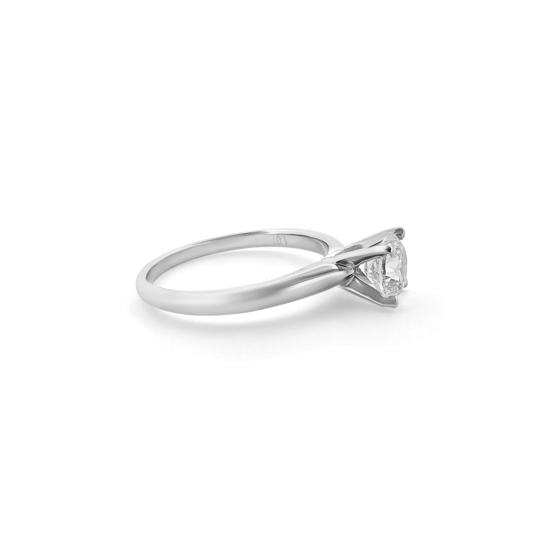Classic 1.01cts round brilliant solitaire in 14k white gold, side view