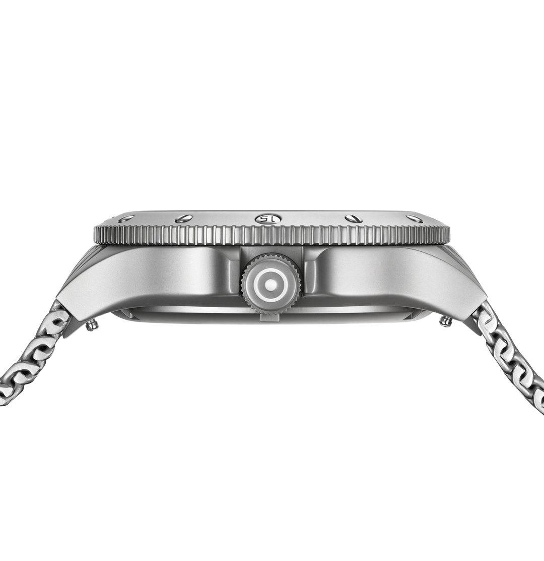 GLOCK GW-33-4-24 44mm Stainless Steel Quartz Mesh Bracelet Watch