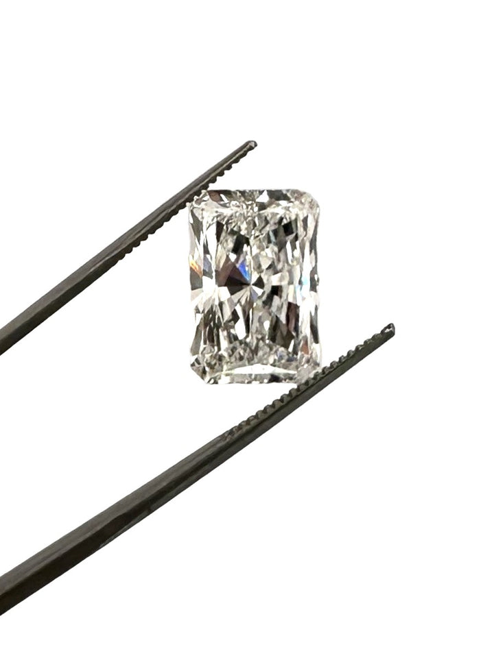 Loose IGI Graded 5.06ct Radiant Cut Lab-Grown Diamond, F Color, VVS2 Clarity