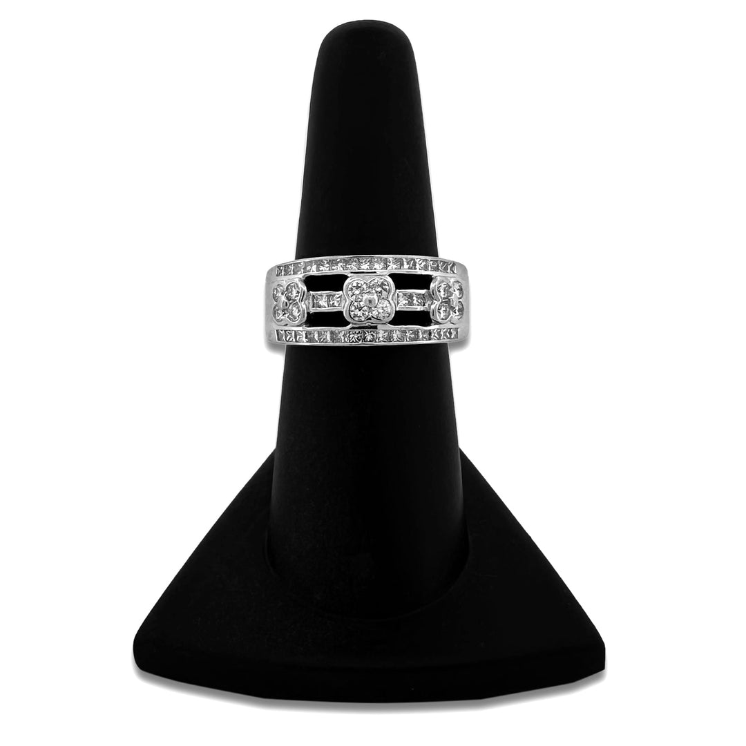 1.04ctw Round Brilliant Natural Diamond Floral Motif Band in Platinum