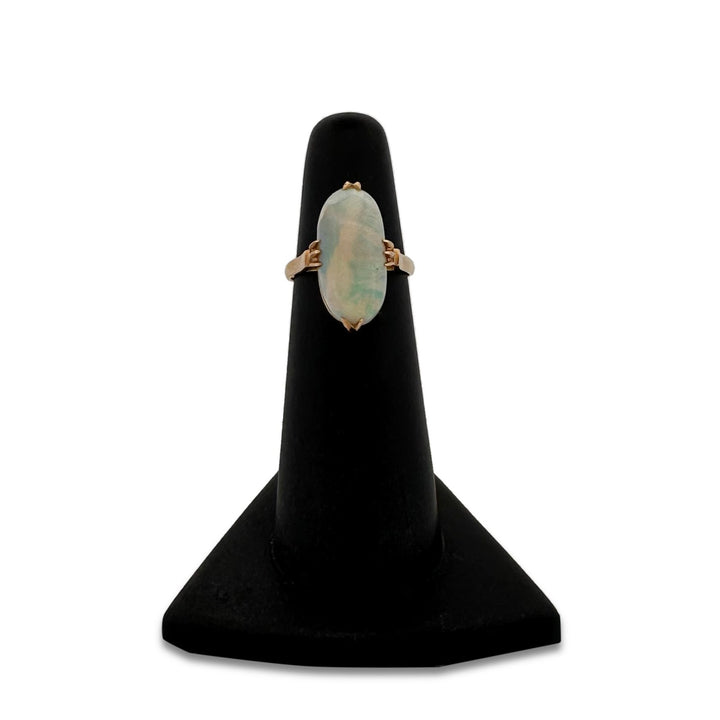 Vintage 3cts Oval Opal Cocktail Ring in 18k Yellow Gold