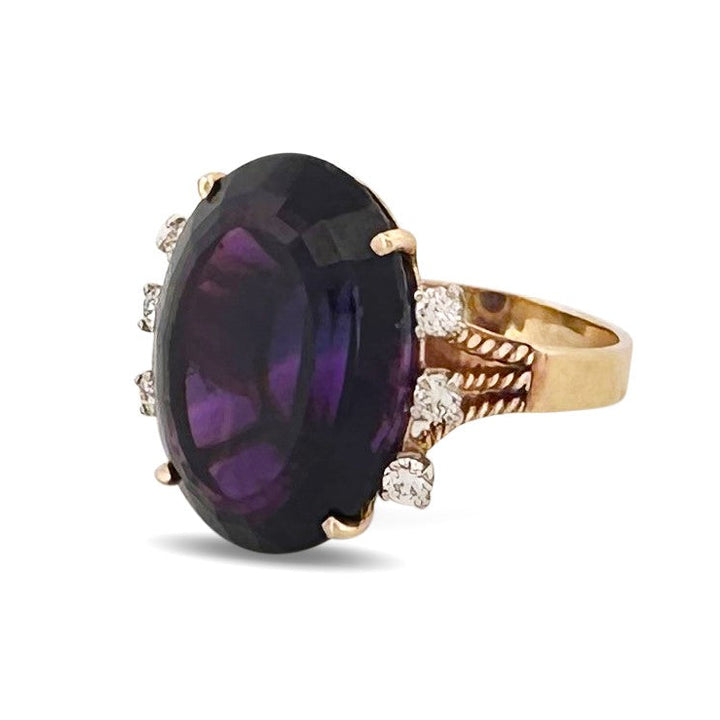 14cts Oval Amethyst & Round Brilliant Diamond Cocktail Ring in 14k Yellow Gold