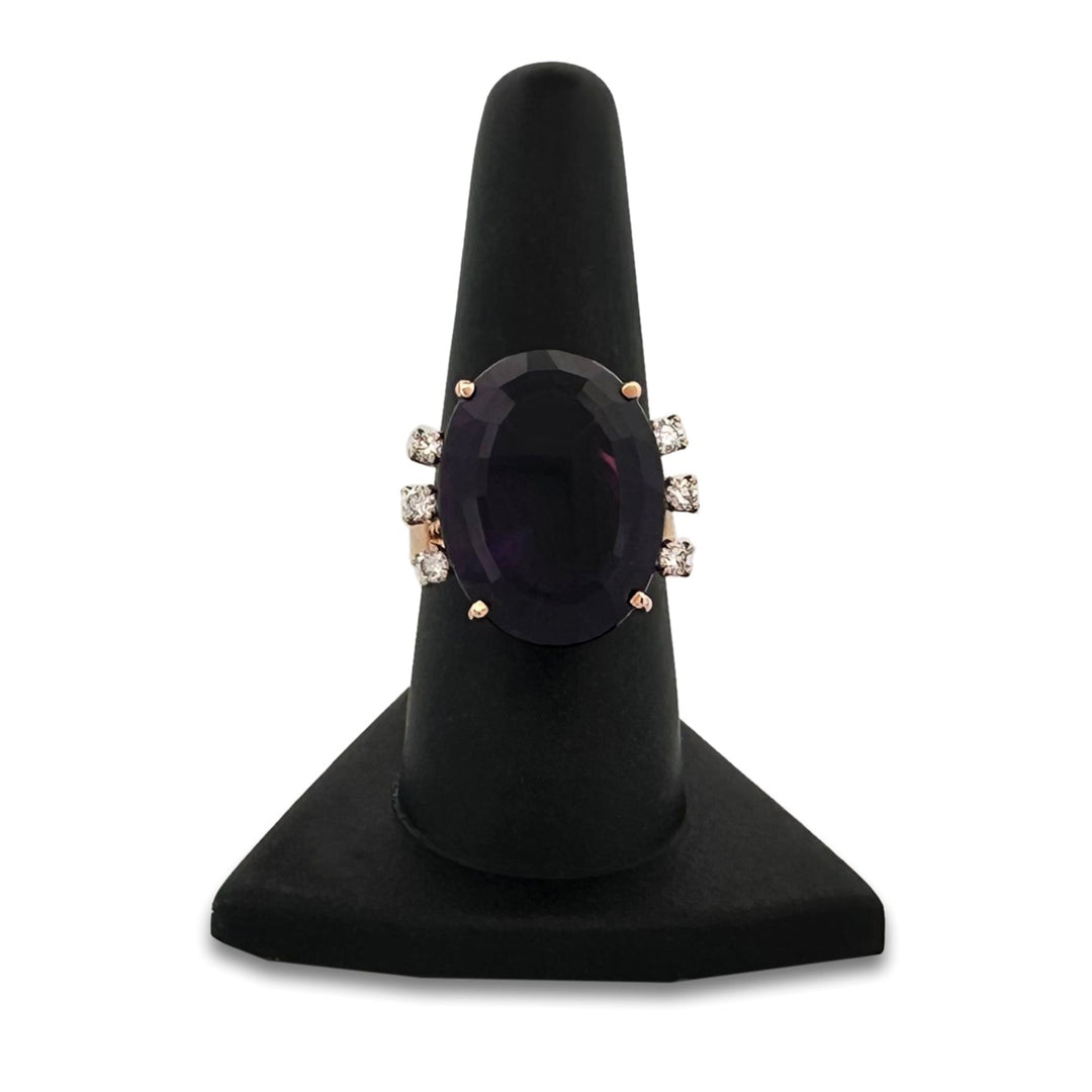 14cts Oval Amethyst & Round Brilliant Diamond Cocktail Ring in 14k Yellow Gold