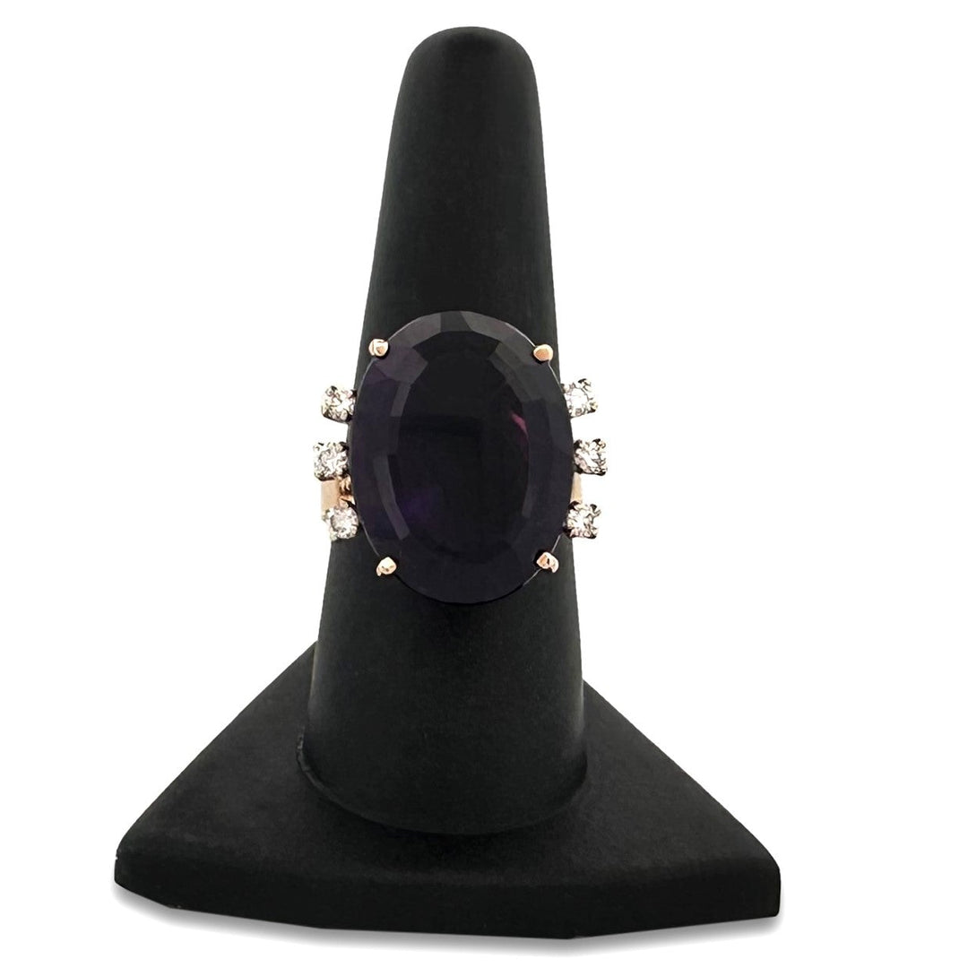 14cts Oval Amethyst & Round Brilliant Diamond Cocktail Ring in 14k Yellow Gold