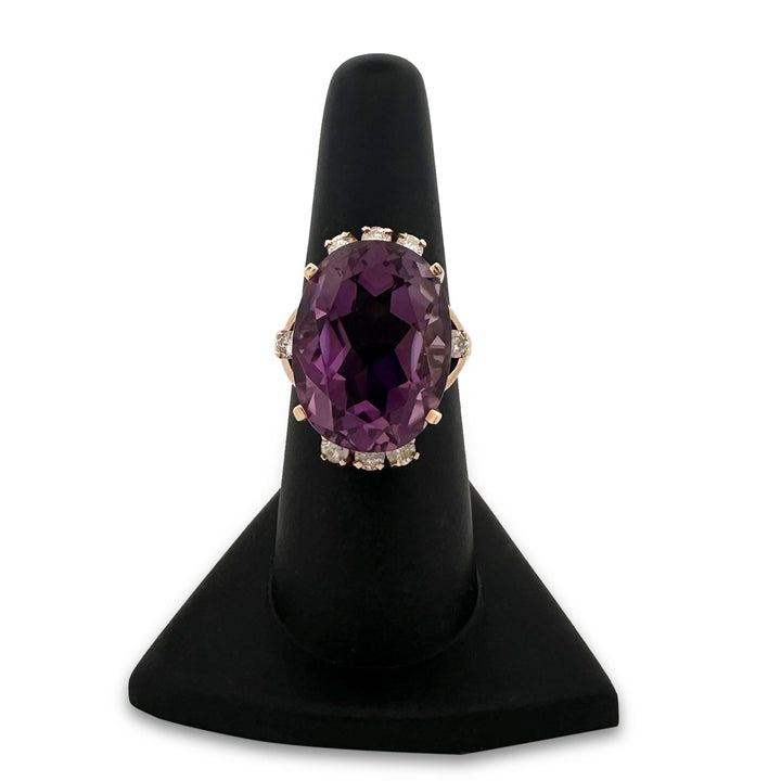 25cts Oval Amethyst & Round Brilliant Diamond Cocktail Ring in 14k Yellow Gold