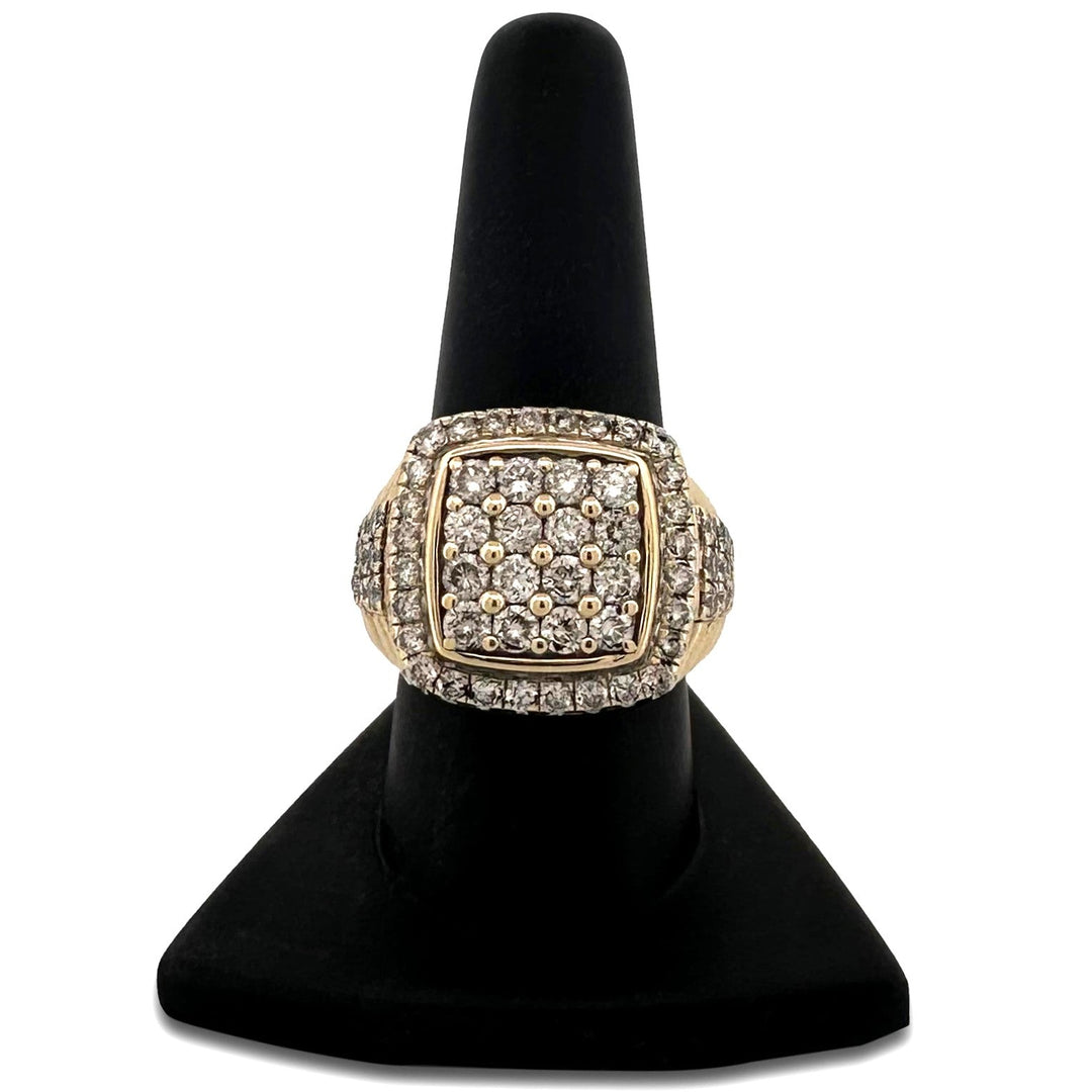 2.50ctw Round Brilliant Natural Diamond Men's Pavé Ring in 10k Yellow Gold