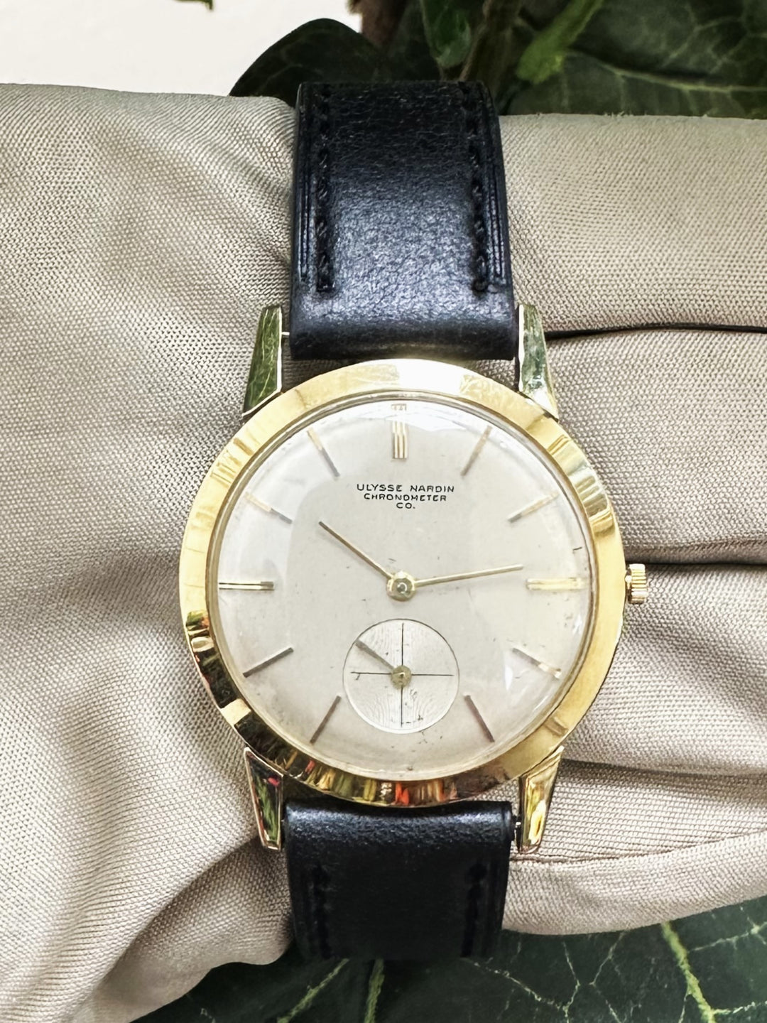 Vintage Ulysse Nardin 33mm in 18k Yellow Gold Black Leather Strap Watch