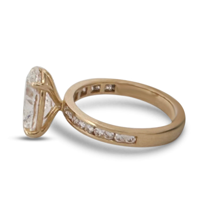 IGI Graded 3.04ct Oval with Round Brilliant Lab-Grown Diamond Engagement Ring in 14k Yellow Gold