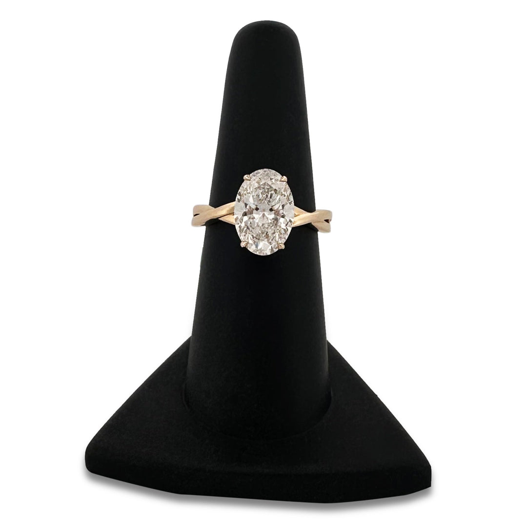 IGI Graded 3.10ct Oval Lab-Grown Diamond Solitaire Engagement Ring in 14k Yellow Gold