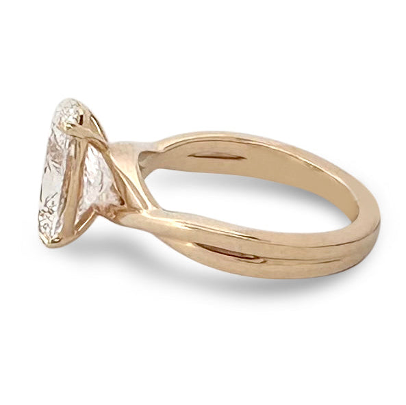 IGI Graded 3.10ct Oval Lab-Grown Diamond Solitaire Engagement Ring in 14k Yellow Gold