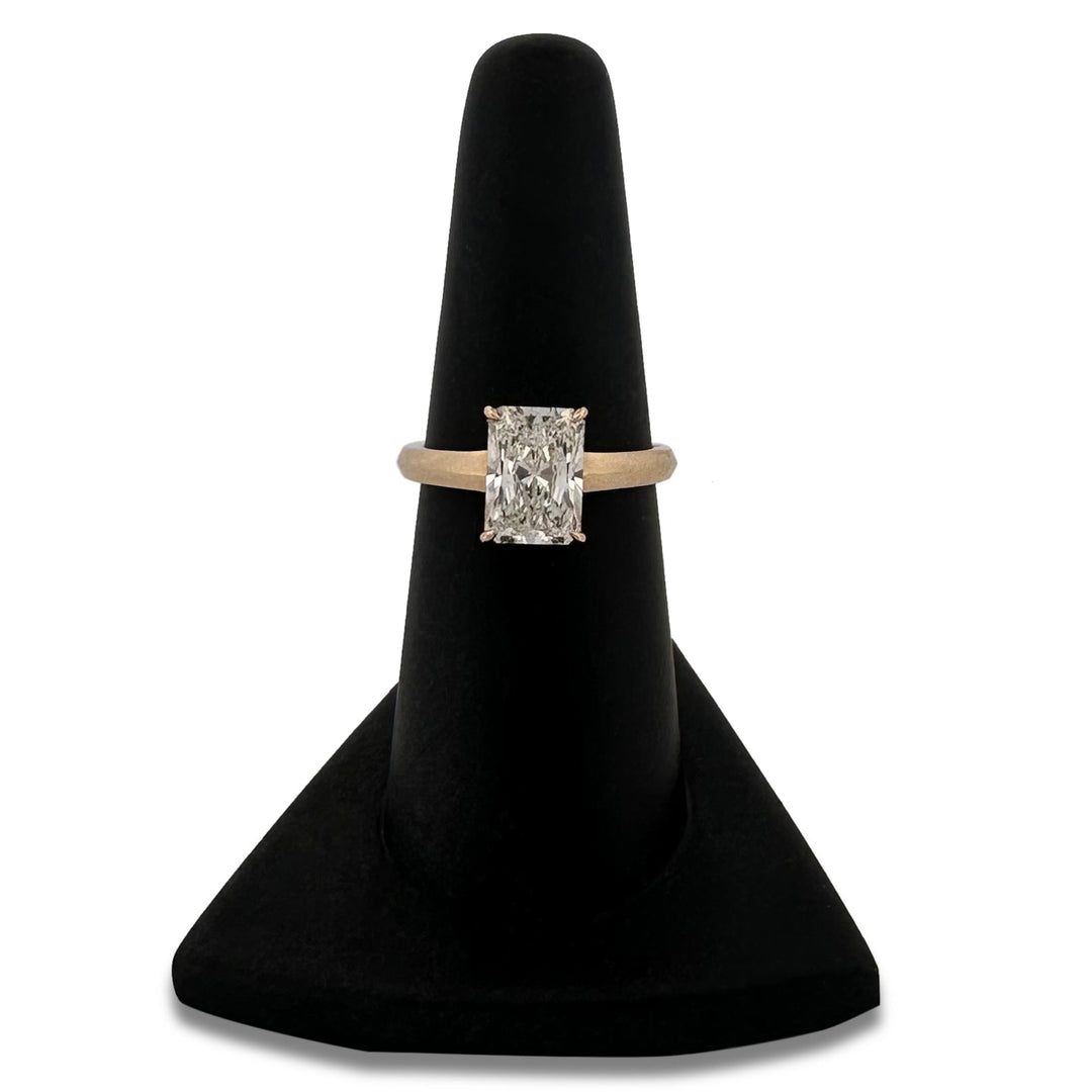 IGI Graded 3.01ct Radiant Cut Lab-Grown Diamond Solitaire Engagement Ring in 14k Yellow Gold