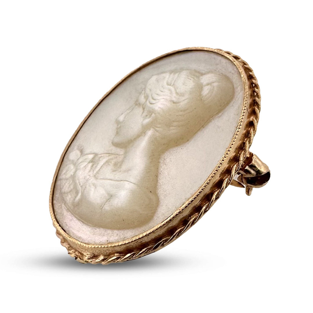 Vintage Carved Mother of Pearl Cameo Brooch/Pendant in 14k Yellow Gold