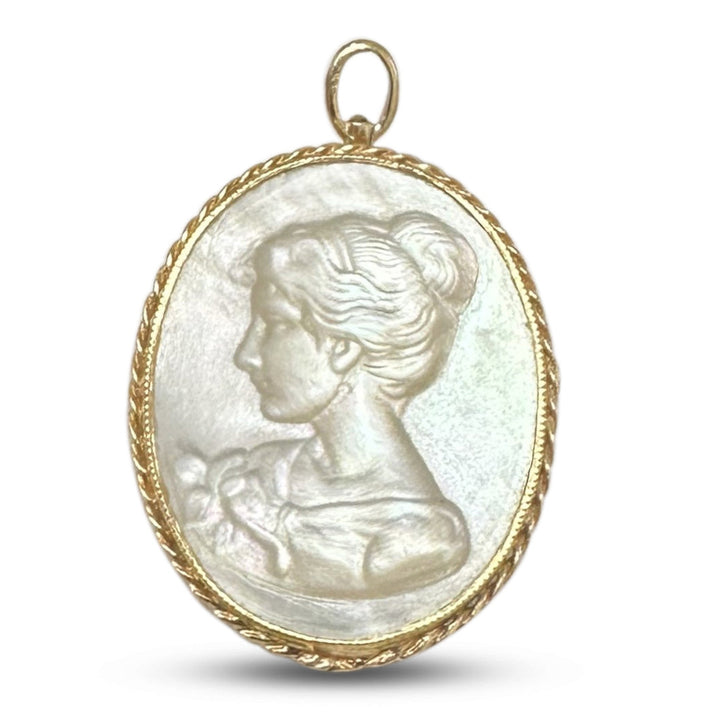 Vintage Carved Mother of Pearl Cameo Brooch/Pendant in 14k Yellow Gold