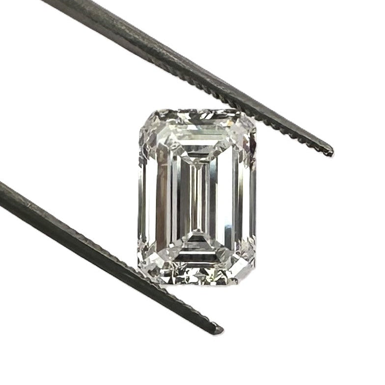 Loose IGI Graded 4.56ct Emerald Cut Lab-Grown Diamond, F Color, VVS2 Clarity