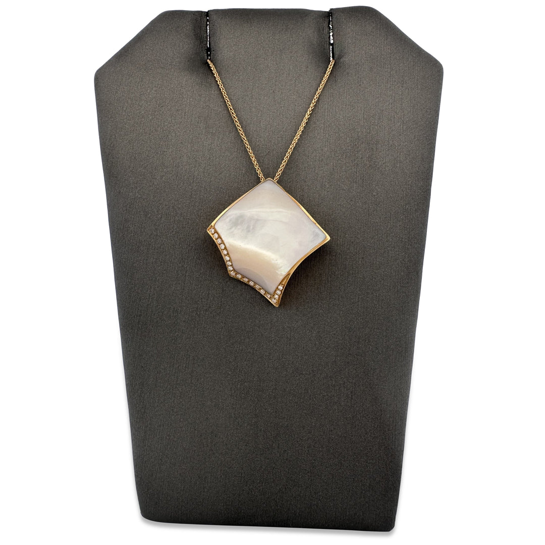 Mother of Pearl and Round Brilliant Natural Diamond Pendant Necklace in 18k Yellow Gold