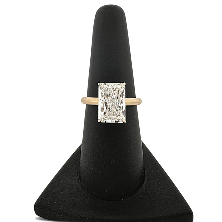 IGI Graded 3.01ct Radiant Cut Lab-Grown Diamond Solitaire Engagement Ring in 14k Yellow Gold