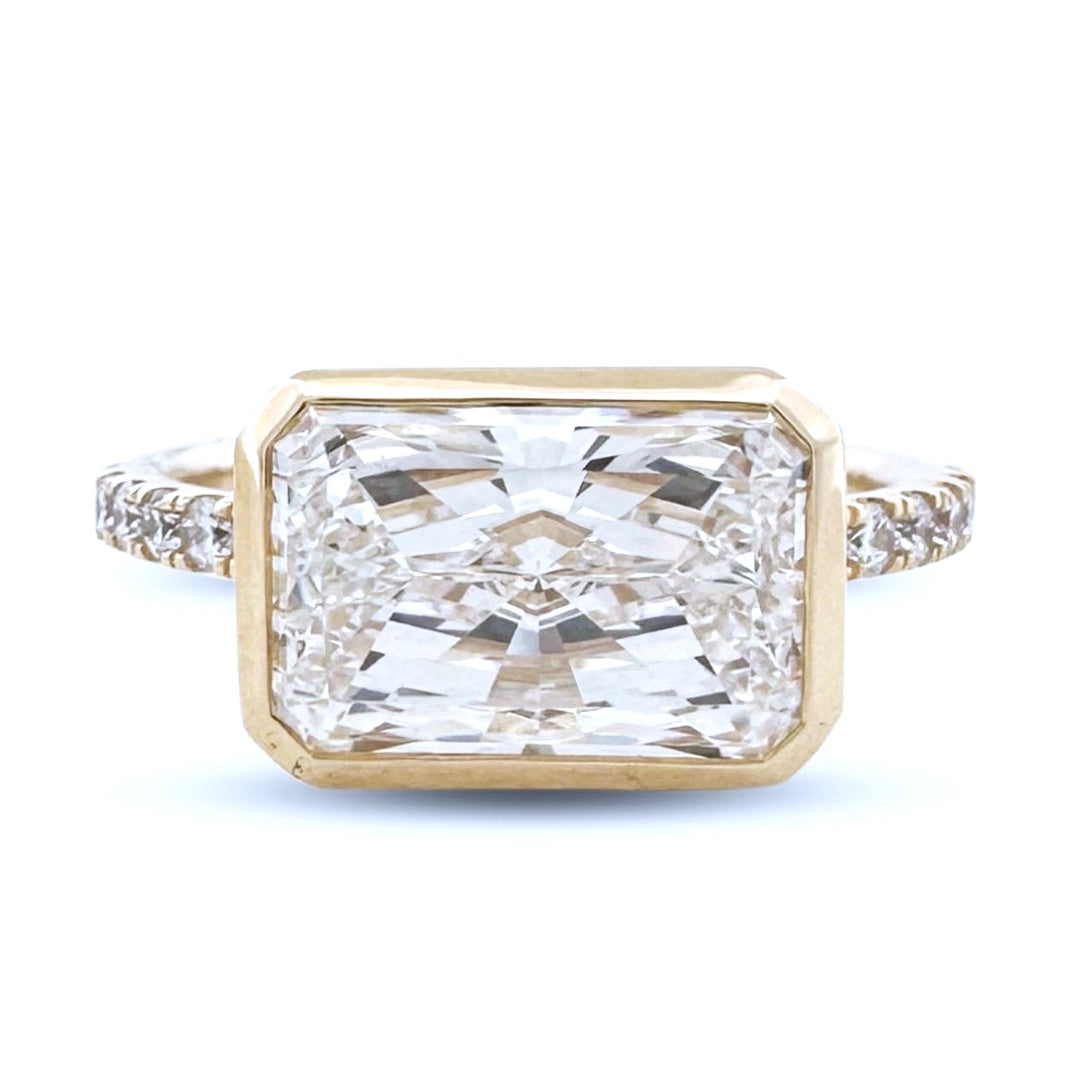IGI Graded 3.01ct Radiant Cut Bezel-Set Center with Round Brilliants Lab-Grown Diamond Engagement Ring in 14k Yellow Gold