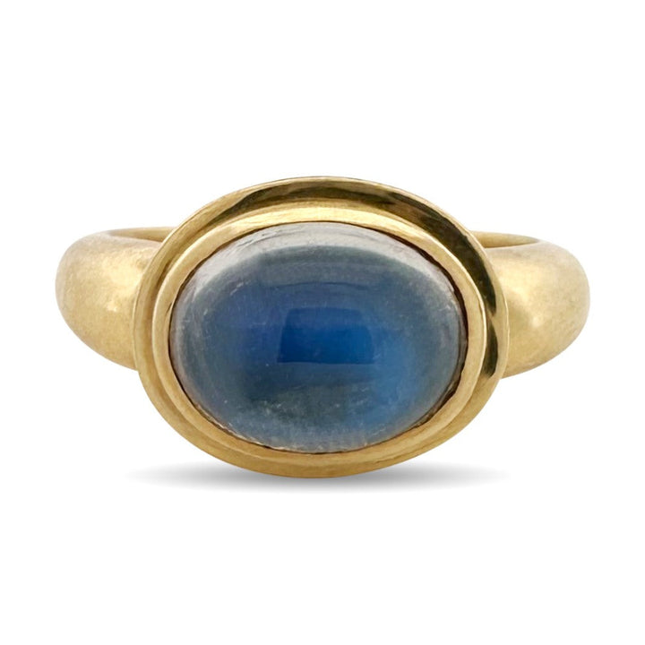 Oval Moonstone Cabochon East-West Cocktail Ring in 18k Yellow Gold