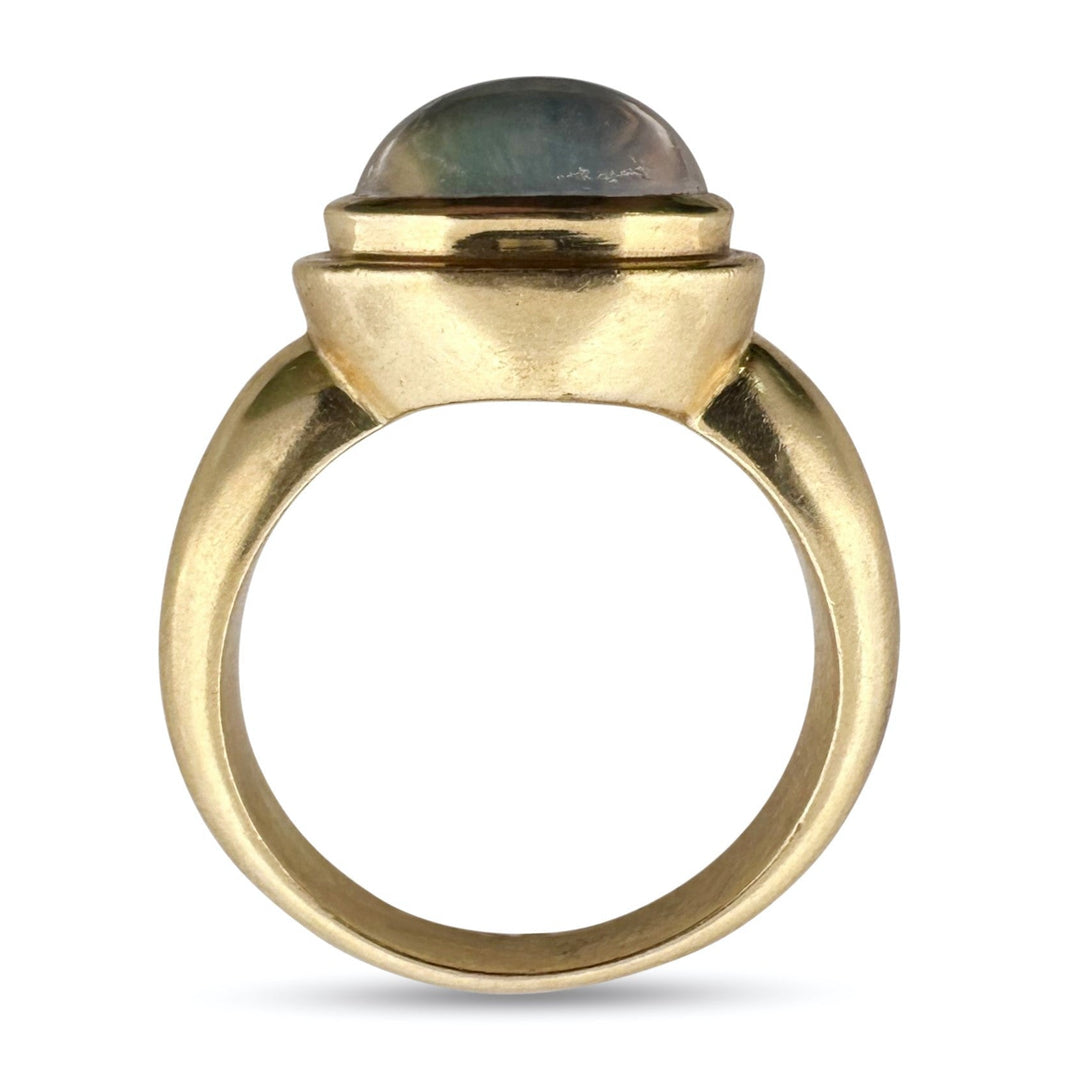 Oval Moonstone Cabochon East-West Cocktail Ring in 18k Yellow Gold
