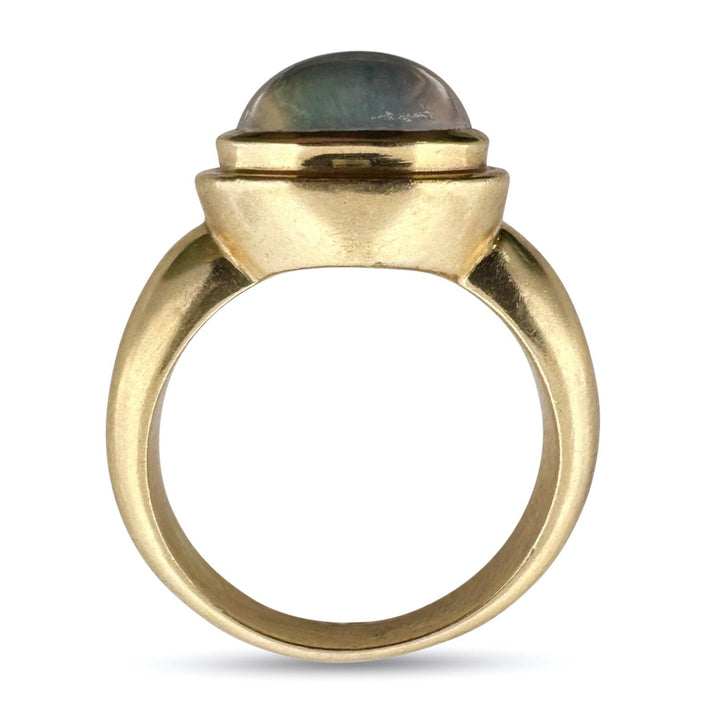 Oval Moonstone Cabochon East-West Cocktail Ring in 18k Yellow Gold
