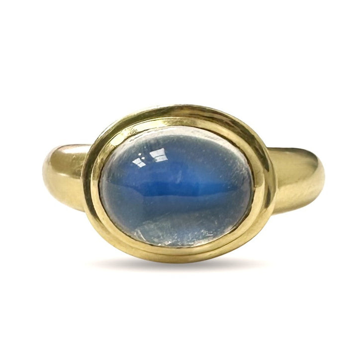 Oval Moonstone Cabochon East-West Cocktail Ring in 18k Yellow Gold