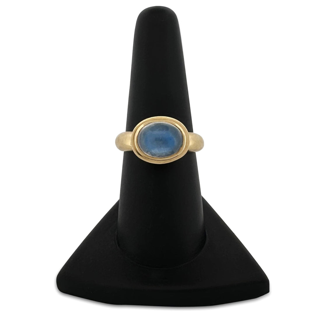 Oval Moonstone Cabochon East-West Cocktail Ring in 18k Yellow Gold