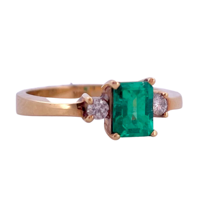 Natural Emerald Gemstone With 2 Accent Diamonds 18k Yellow Gold Ring