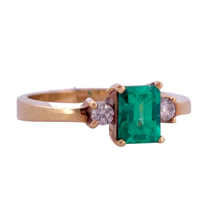 Natural Emerald and Diamond 18k Yellow Gold Ring