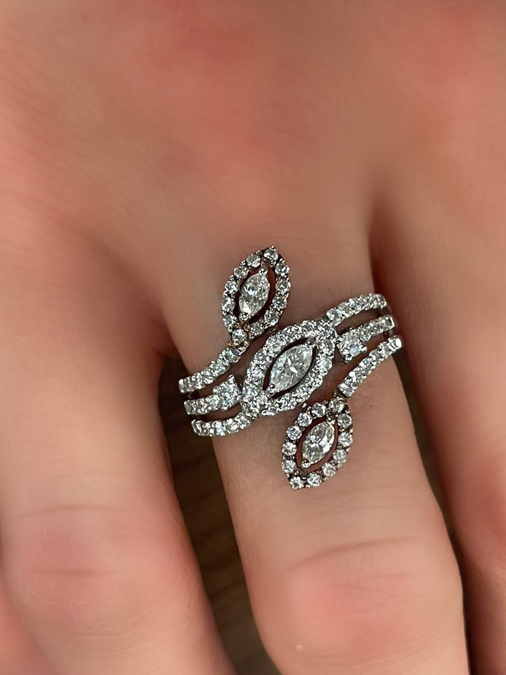Elegant 18K White & Rose Gold Diamond Leaf Fashion Ring: 1.22 Carat Sparkling Brilliance