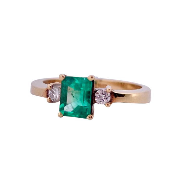 Natural Emerald Gemstone With 2 Accent Diamonds 18k Yellow Gold Ring