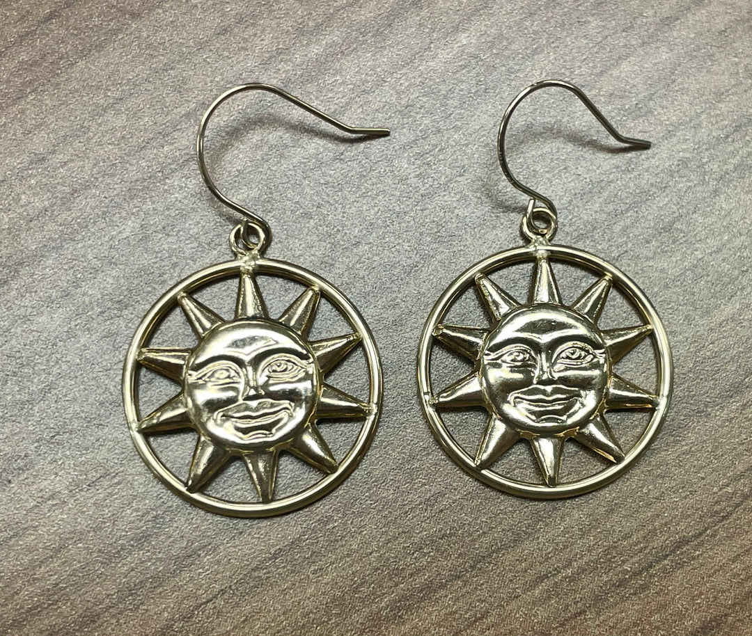 Radiant Smiles: 14k Yellow Gold Dangle Sun Earrings