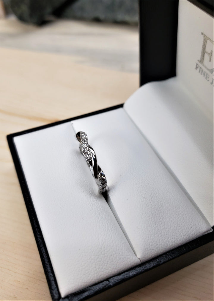 14k Diamond Twist Style Band in yellow, white, and rose gold - Elite Fine Jewelers