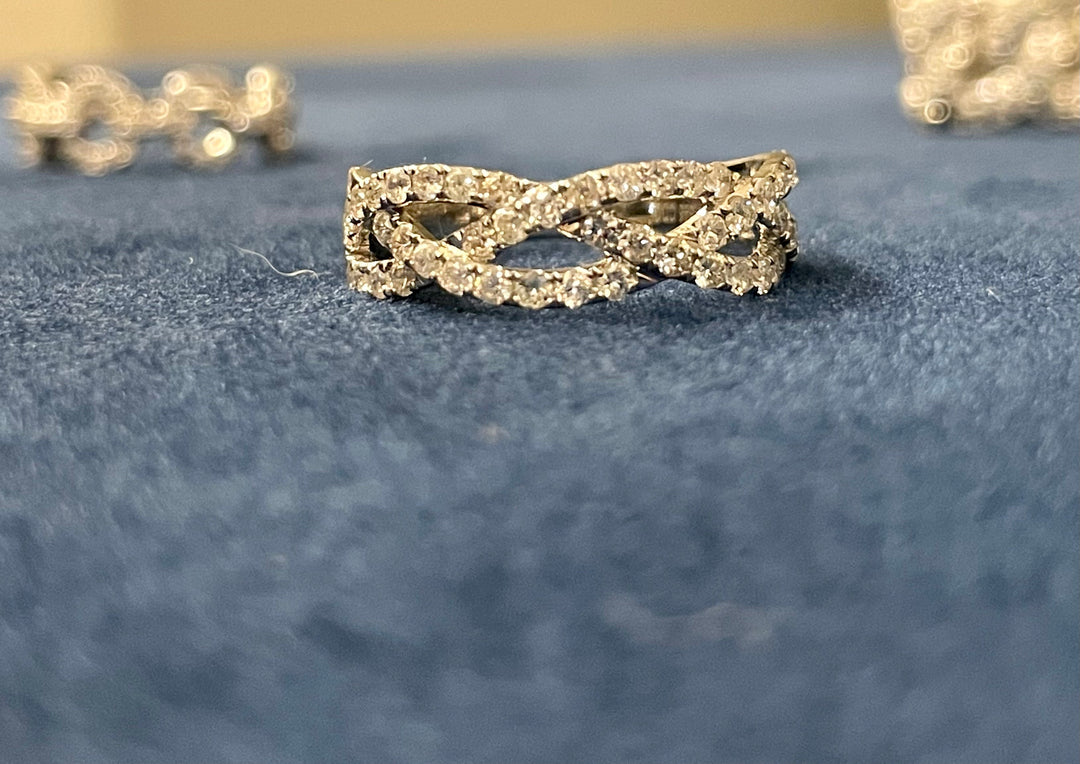 14K Gold Diamond Criss-Cross Ring - Elite Fine Jewelers