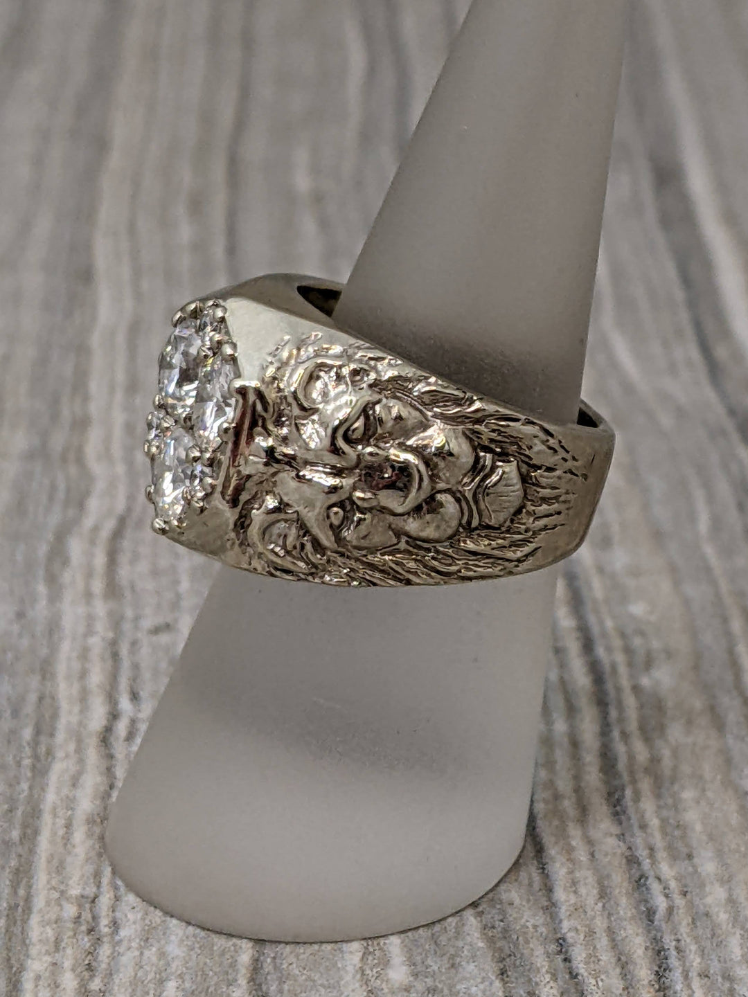 14k white gold and diamond pinky ring with lion design - Elite Fine Jewelers