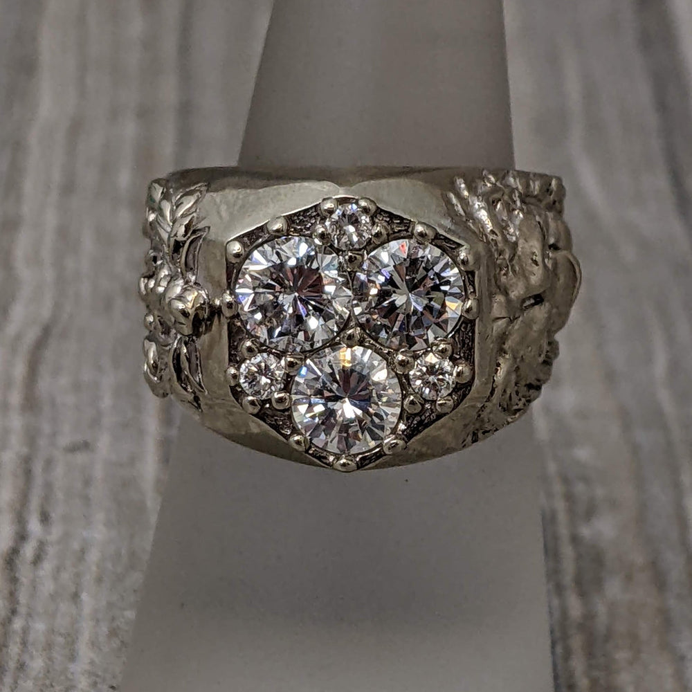 Round Brilliant Natural Diamond Lion Crest Design Gent's