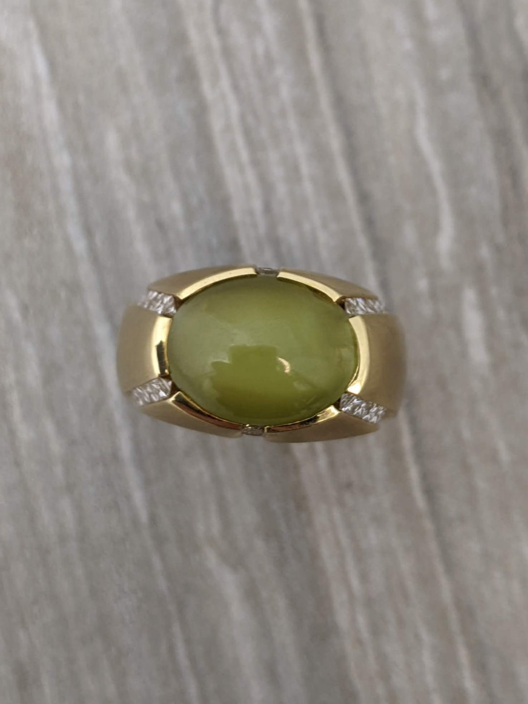 18k Yellow Gold Cat's Eye Chrysoberyl and Diamond Men’s Ring