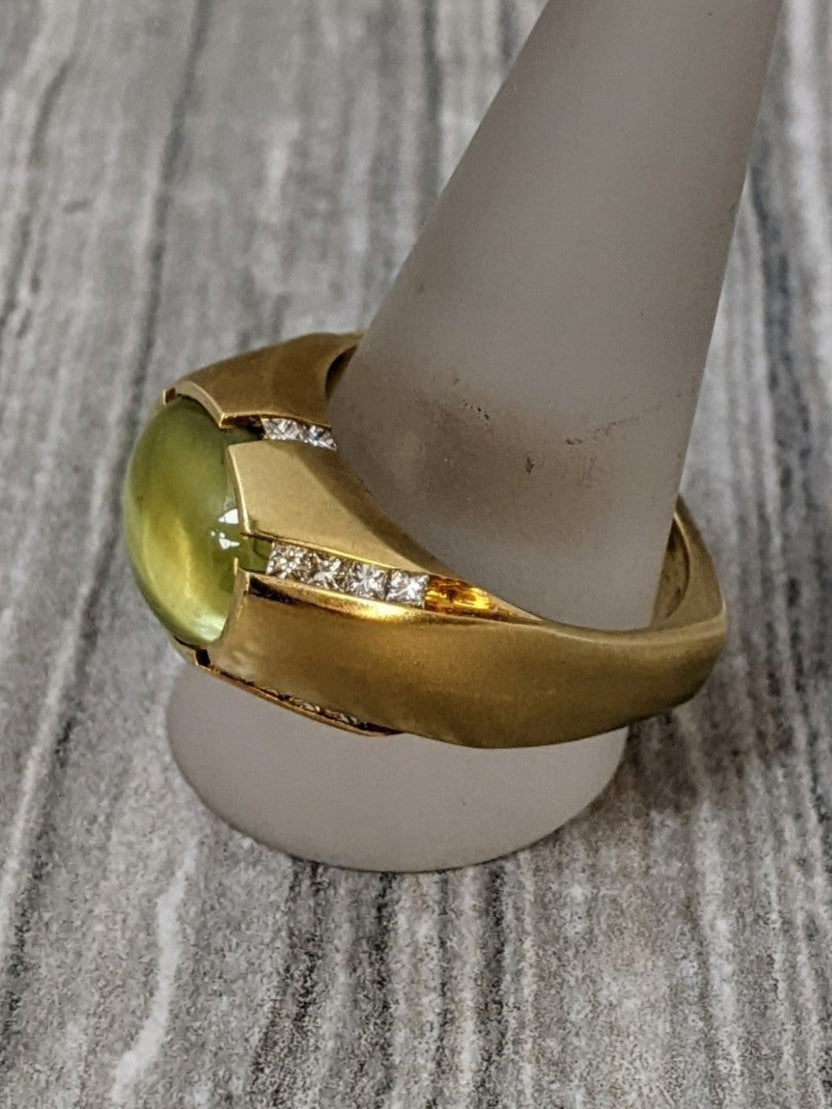 18k Yellow Gold Cat's Eye Chrysoberyl and Diamond Men’s Ring