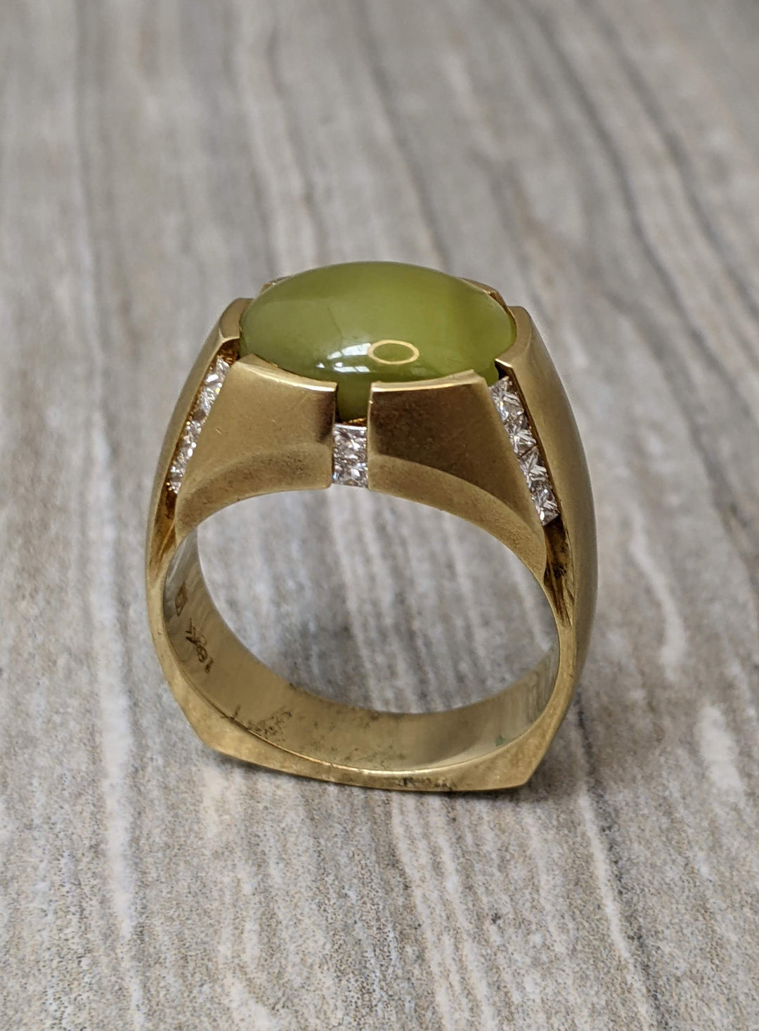 18k Yellow Gold Cat's Eye Chrysoberyl and Diamond Men’s Ring