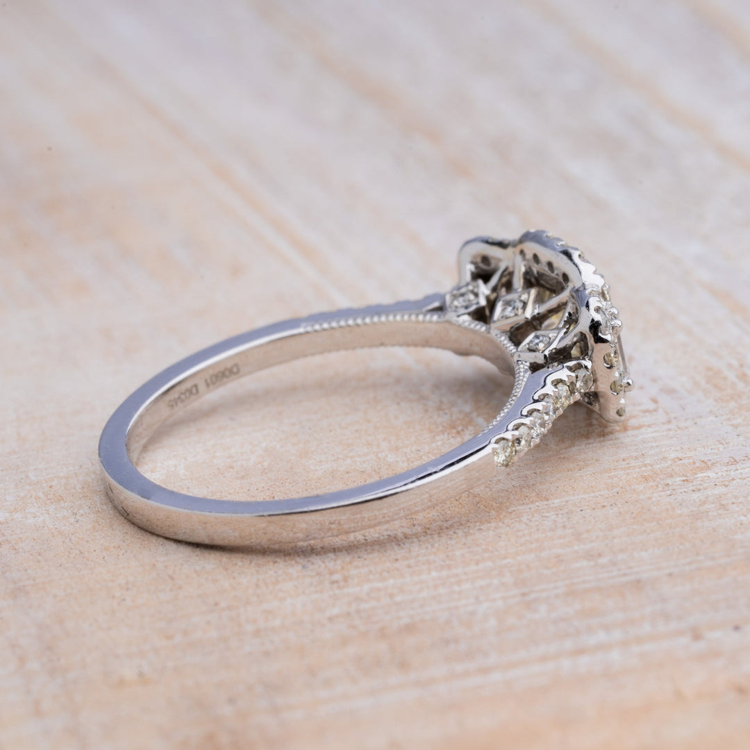 Diamond halo engagement ring