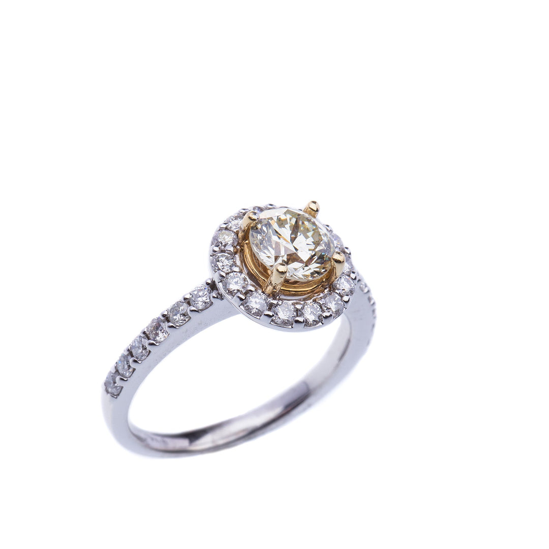 Round Brilliant Diamond Halo Engagement Ring
