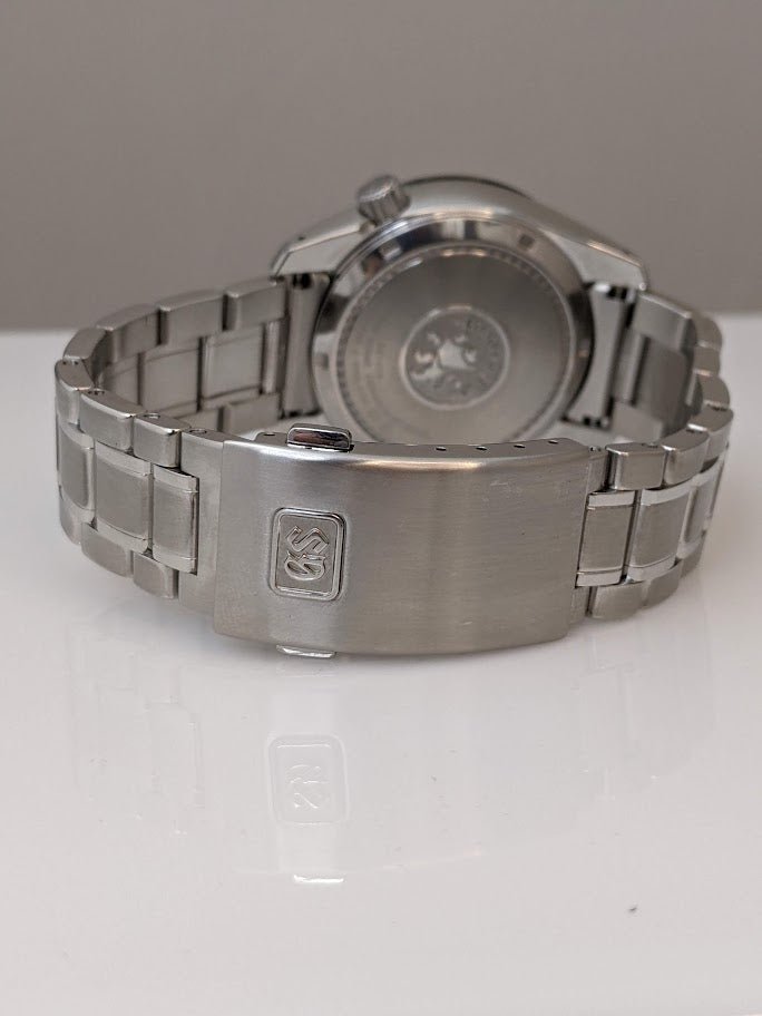 Grand Seiko GMT sport Watch in green - Elite Fine Jewelers