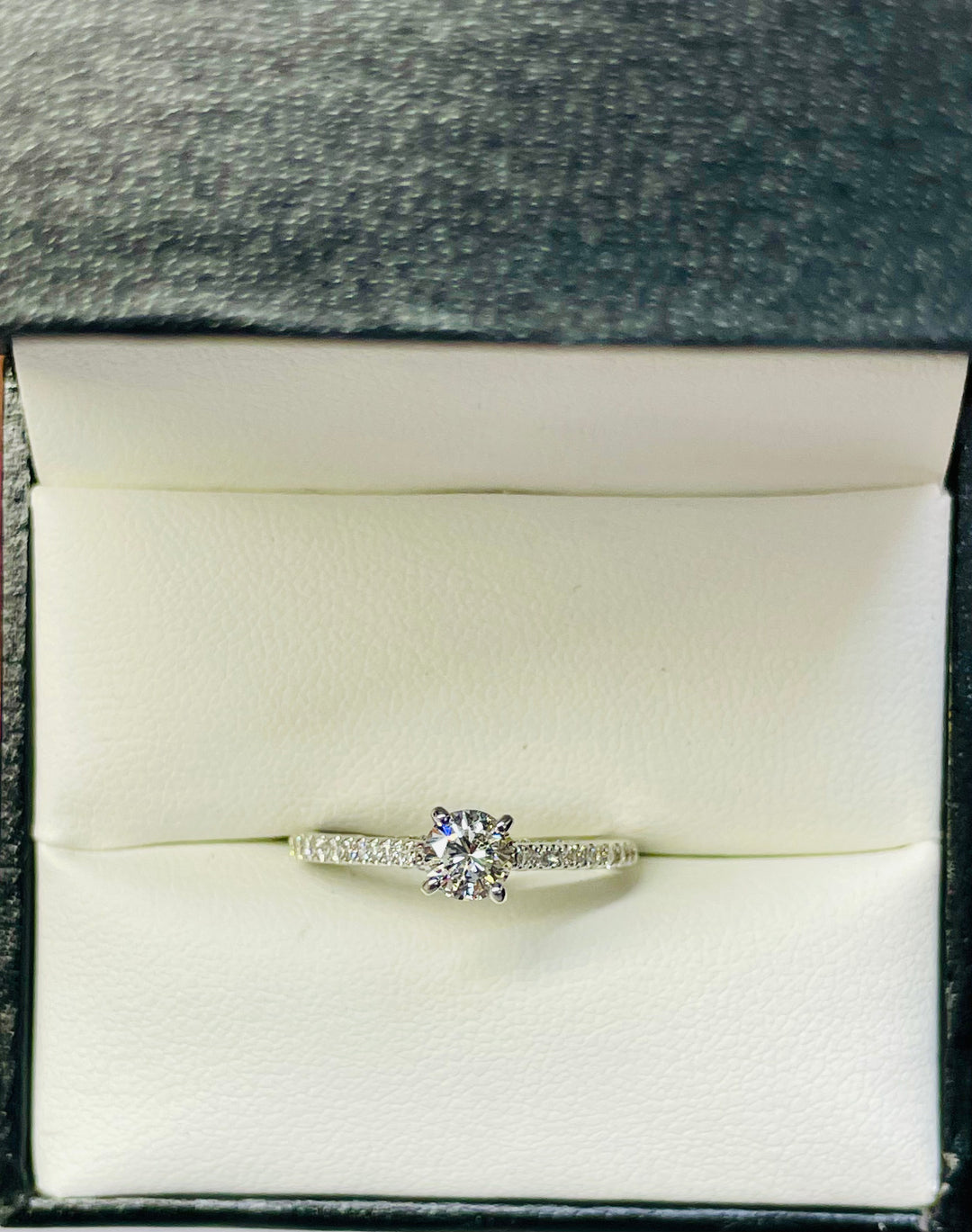 Three quarter carat diamond ring Outlet