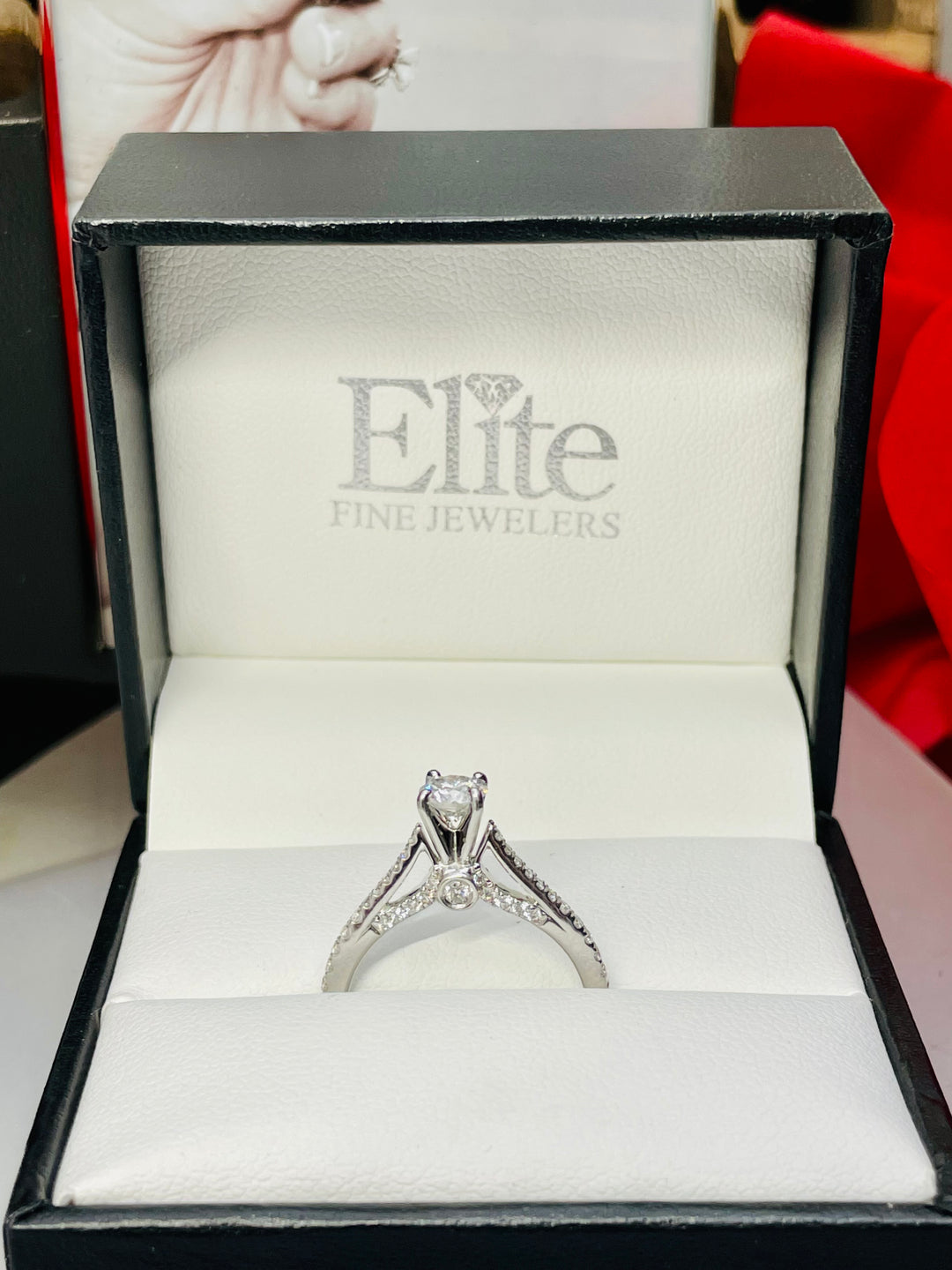 Beautiful 3/4 Carat Total Weight Diamond Engagement Ring