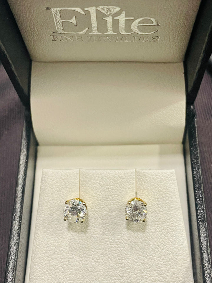 Diamond studs