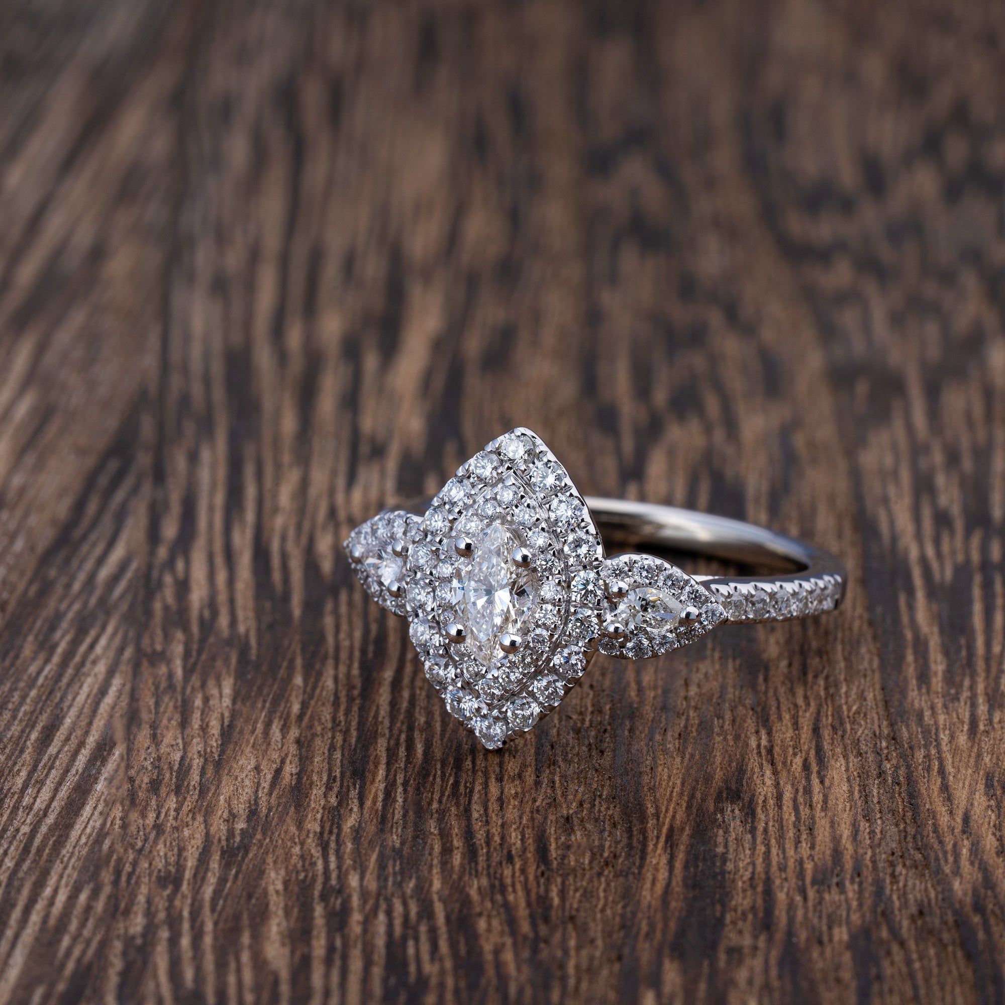 Rectangle Halo Radiant Cut Engagement Ring, H VS1 GIA 3.9Ct –  Kingofjewelry.com